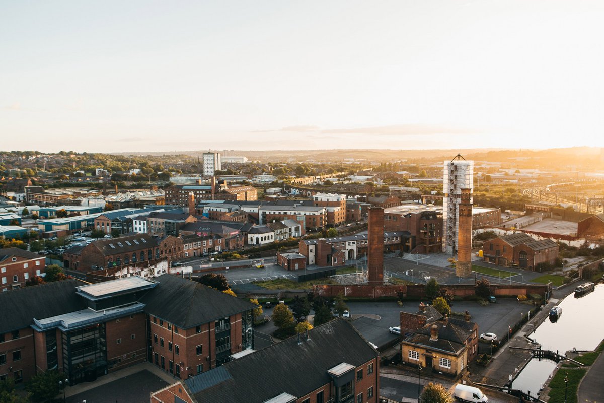 Embark on a new journey in #2024. Discover contemporary living at #TheIronworks. Situated minutes from the lively #Leeds city centre, this development seamlessly combines comfort and convenience for urban professionals. Reach out to: ✉️sales@theagency-leeds.co.uk 📞01134033058