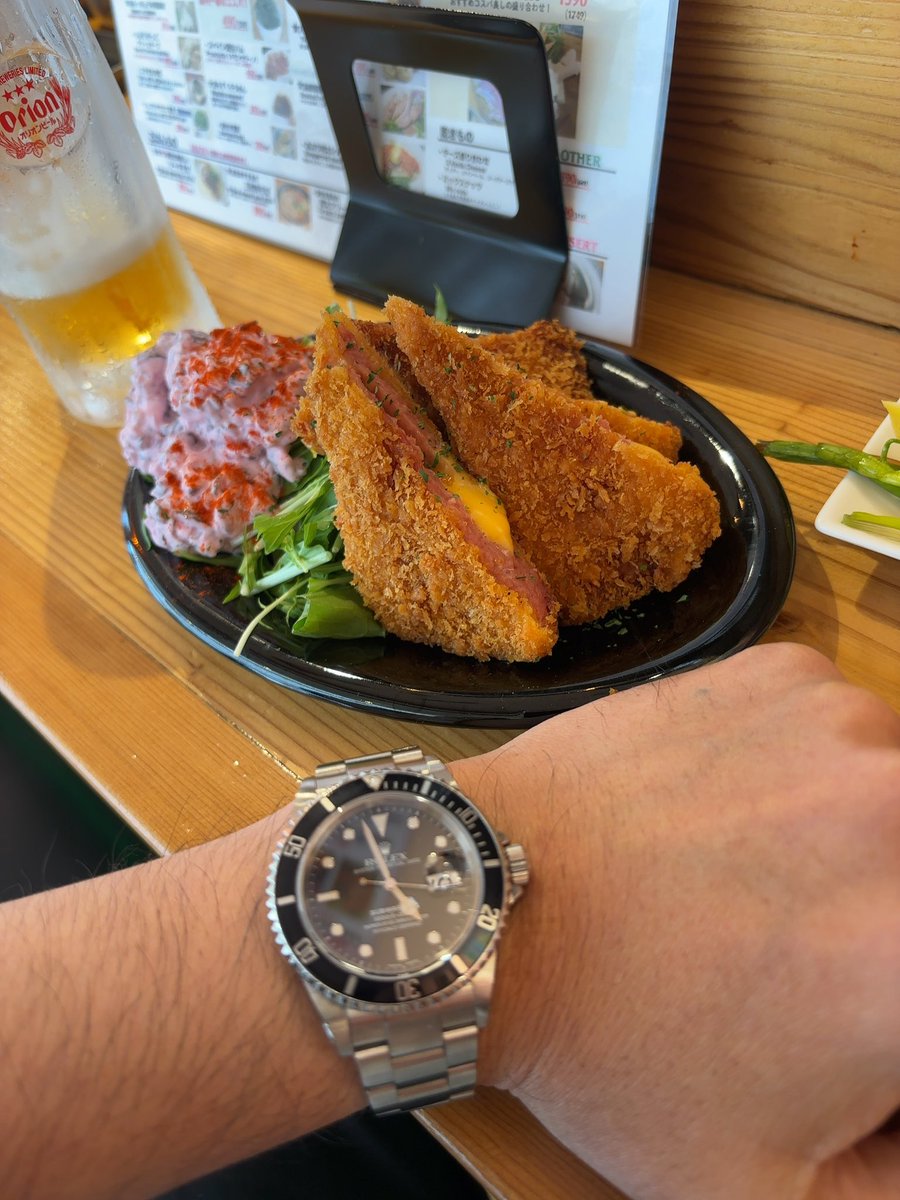 hard_yude's tweet photo. 結局石垣島への相棒は、サブマリーナーにしました。
今日は1人で潰れるまで満喫します https://t.co/TiJUCURyoc