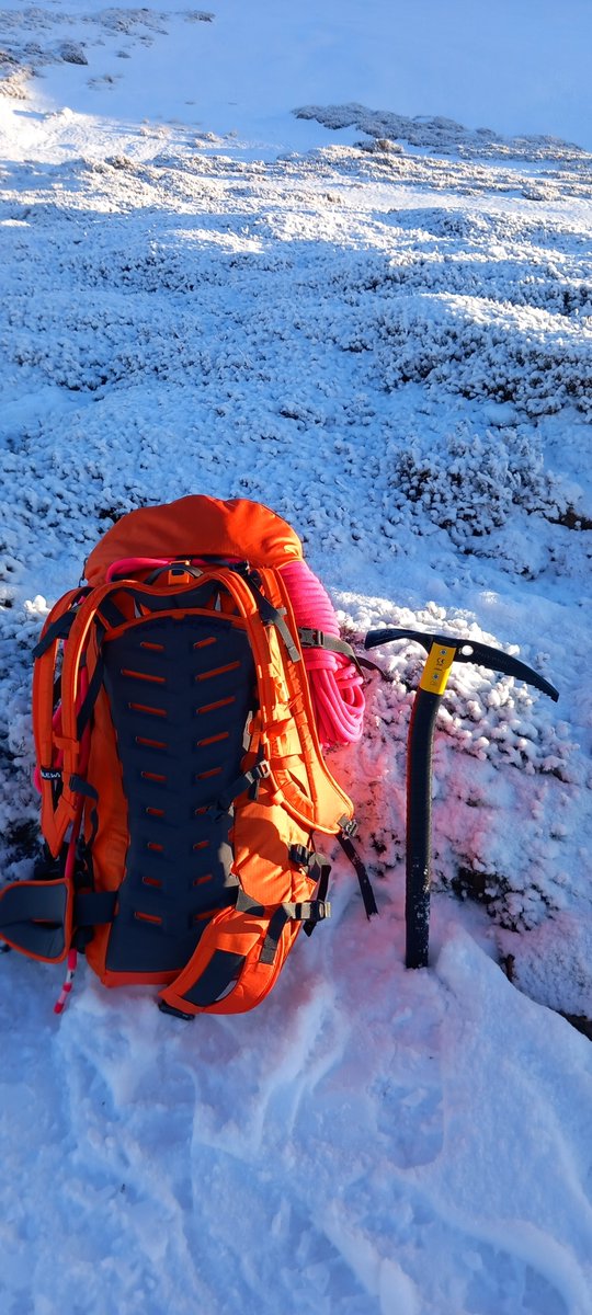 mclaurinWML's tweet photo. Braw day out blowing away the cobwebs &amp; testing my new winter kit in the Glenshee hills yesterday.

Verdict: Grivel Air Tech axe is grand, Scarpa Mont Blanc boots are nice but will take a bit bedding in, Salewa Guide rucksack is the business - but makes a stubborn belayer😉❄️☀️🏔️ https://t.co/TED530TGar