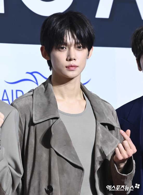 GDd25kNbQAAecjW?format=jpg&name=900x900