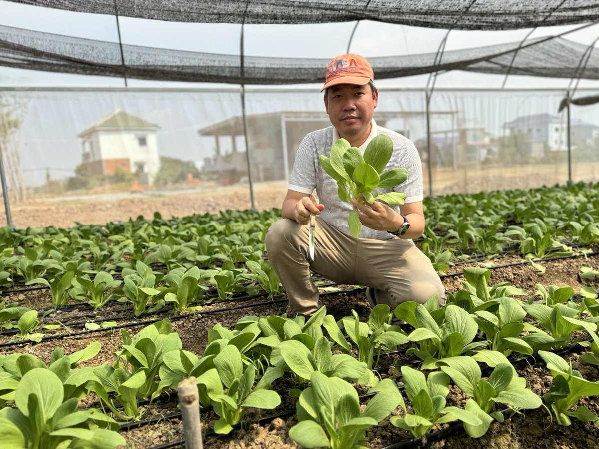inmean's tweet photo. អ្វី​ដែល​ត្រូវ​មាន​មោទនភាព​គឺ​ការ​អាច​ទ្រទ្រង់​ខ្លួន​ឯង។  រីករាយនឹងអ្វីដែលយើងដាំ។

#inthanoufarm https://t.co/1wX07ucYjE