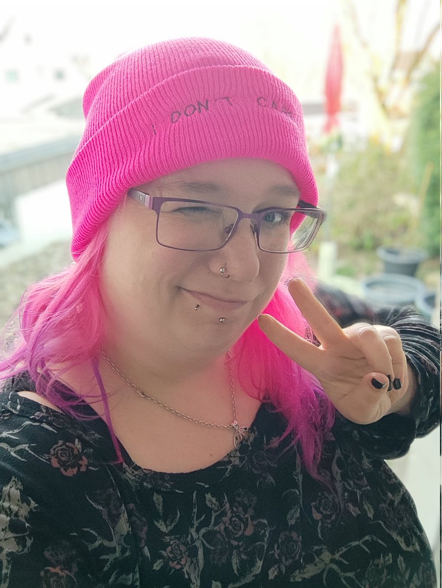 Sunbl0kk3r's tweet photo. Ja moooiin. Habe heute echt mies geschlafen. Stream wird also super 😂 https://t.co/XBLHoOJIwf