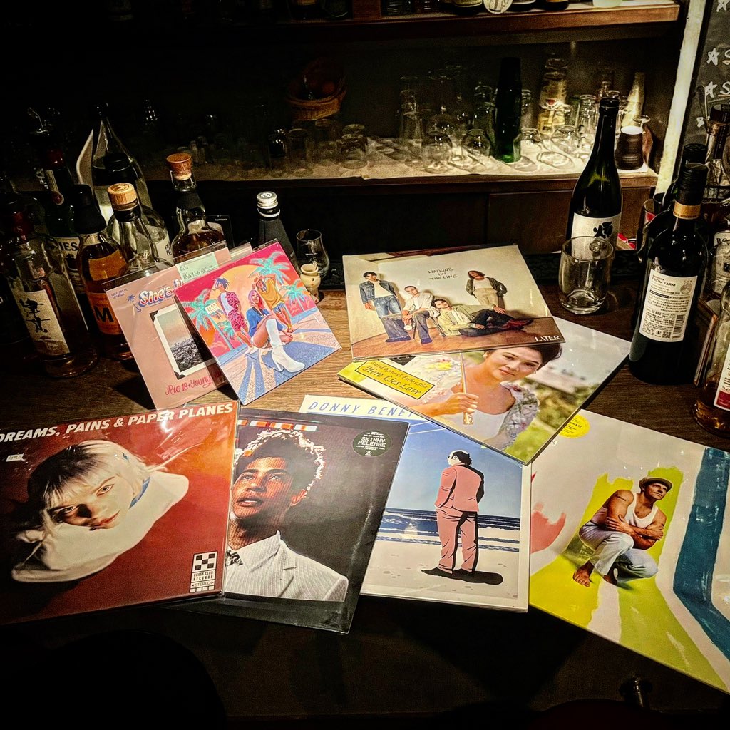 bar45tokyo's tweet photo. Wed 10th Jan 2024
will open 6-11pm tonight
Sleep-shopping

1/10水曜18-23時回転
睡眠前のネットショッピングは危険
#TEDDIGOLD #MiSHNRZ #PIXEY
#LATER #JASONMRAZ #SKINNYPELEMBE #DAVIDBYRNE  #FATBOYSLIM #DONNYBENET
#YOUNGGUNSILVERFOX #RIO18
#渋谷
#shibuya
#vinyl
#musicbar
#フラッと45 https://t.co/ZVcdsauP3L