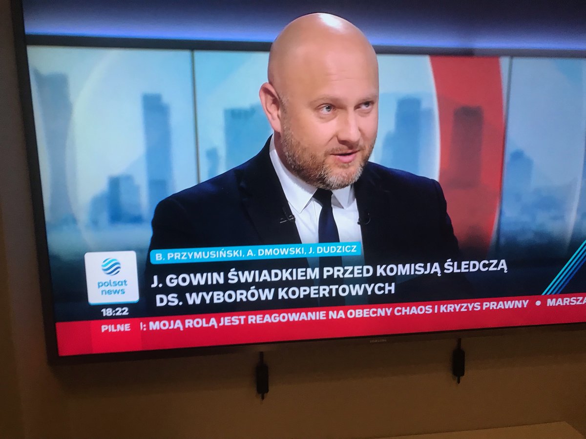 RB__Poland's tweet photo. Mimo mrozów gorące dni w polskiej polityce trwają. Były wicepremier w rządzie PiS Jarosław Gowin jako pierwszy świadek stawił się przed komisją śledczą ds. tzw. wyborów kopertowych.
W rozmowie #polsatnews głos w tej sprawie zabrał także #AndrzejDmowski.

#wyborykopertowe https://t.co/TTcUYYAhXs