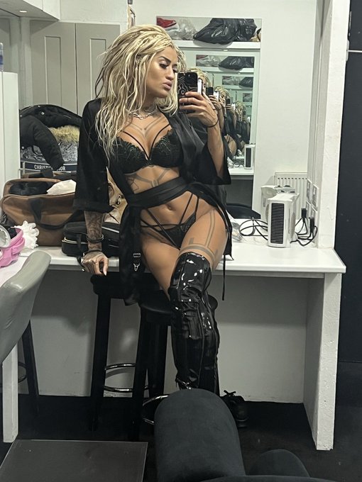 Strip club shenanigans https://t.co/wF7Mlv7WaU