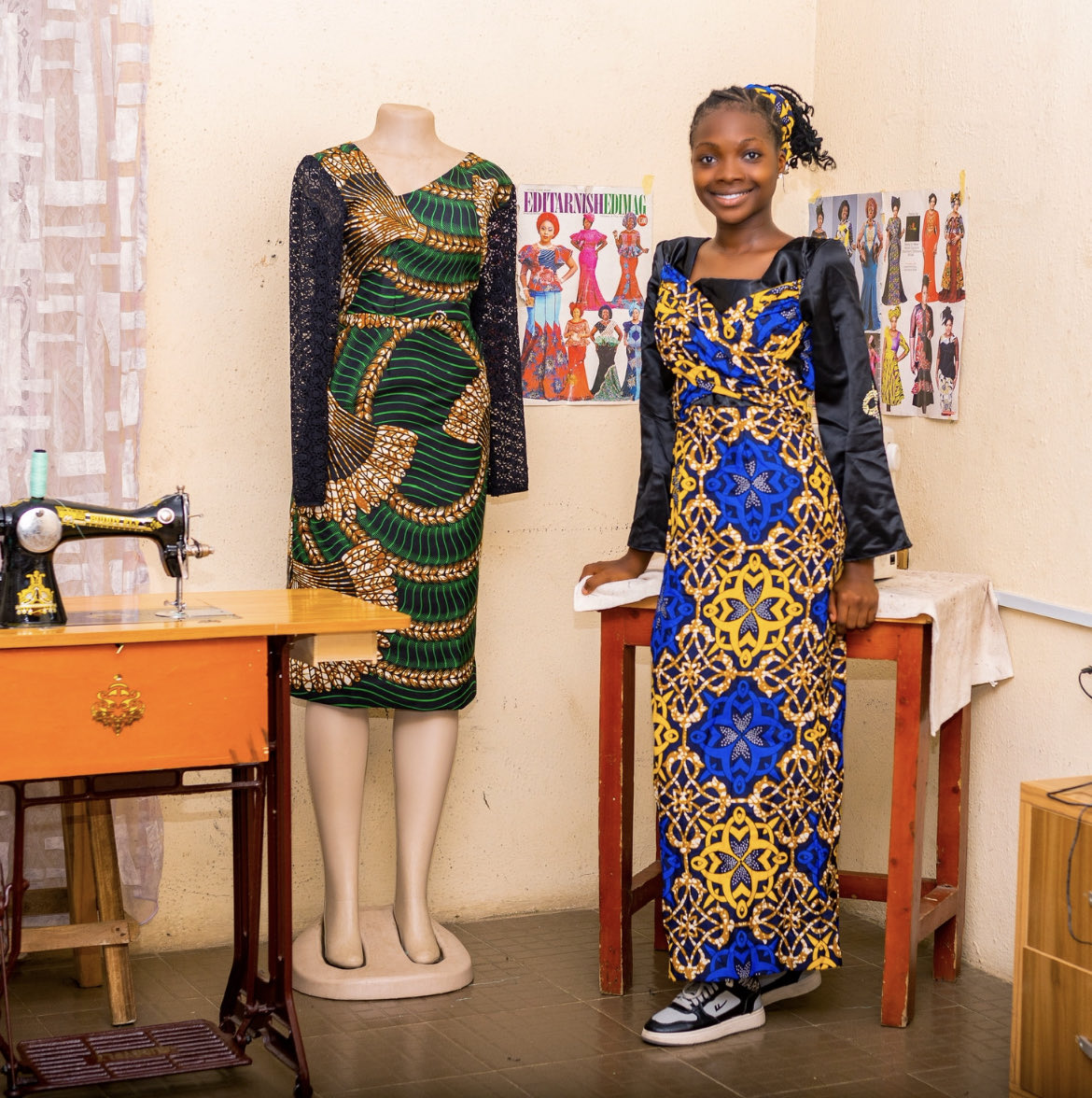 imfavgiirl's tweet photo. I Am 15YO, And I Am A Proud Tailor! PLS… Kindly Follow me And Feel Free To Check Me Out On IG - @imfavgiirl.
Sewing Gives Me Happiness. Patronize Me Today, And I’ll Deliver 💯🧵 ✂️ 
#Fashionista #ProudTailor
#FavStyle #NotOnFaceBook https://t.co/wc5vujMN2p