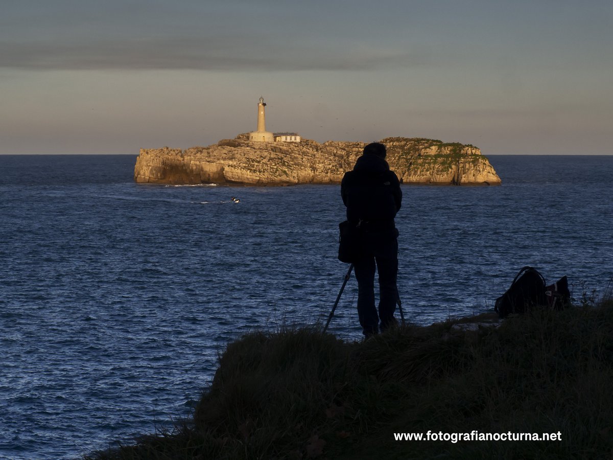 jmmpereda's tweet photo. Nueva entrada en mi blog: Desde el #PalaciodelaMagdalena con la última #LunaLlena de Diciembre 2023 #Santander #Cantabria #SantandEreresMiPlan #TurismoSantander #Cantabriaturismo #comparteCantabria #NosvemosenCantabria #cantabriamasxdescubrir #Mouro
⤵️
https://t.co/EILpbFkM4b https://t.co/rpCsddsdXE