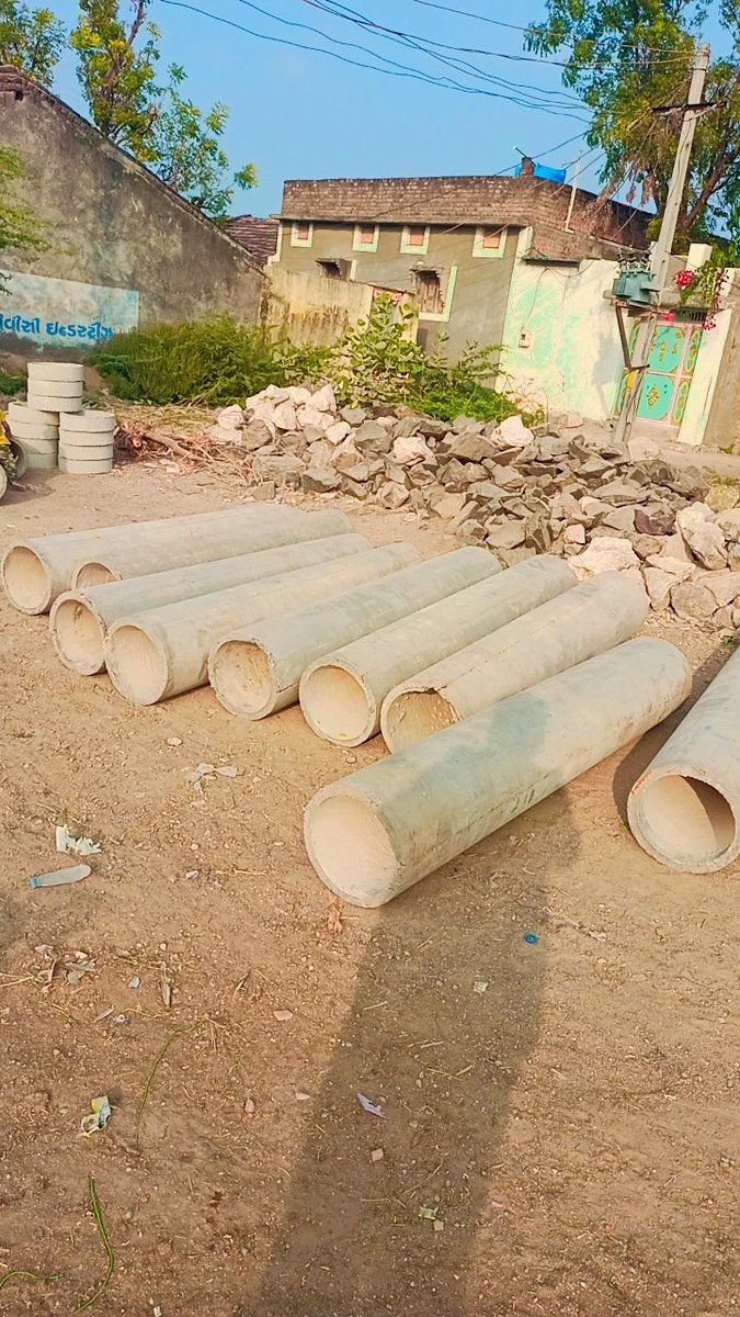 સુંદરિયાણા ગામે 15 મું નાણાપંચ યોજના અંતર્ગત અંડર ગ્રાઉન્ડ ગટરનું કામ