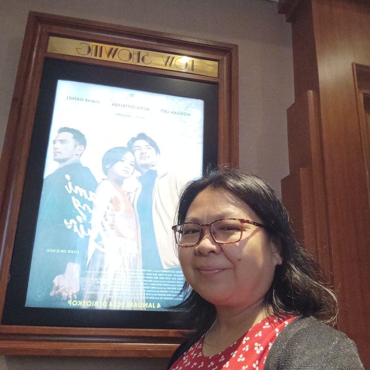 Nonton Suami yang Lain semalam bareng <a href="/komik_ksiana/">@Komik_Ksiana</a>, akhirnya. Bisa lihat adu akting Morgan Oey &amp;  Acha Septriasa, menarik. 
Memang 17+ karena lumayan bikin nutup mata di beberapa scene.  Tapi plot twist-nya cakep. Kuduga sih bakalan ada sekuelnya... Wkwkwkwk...