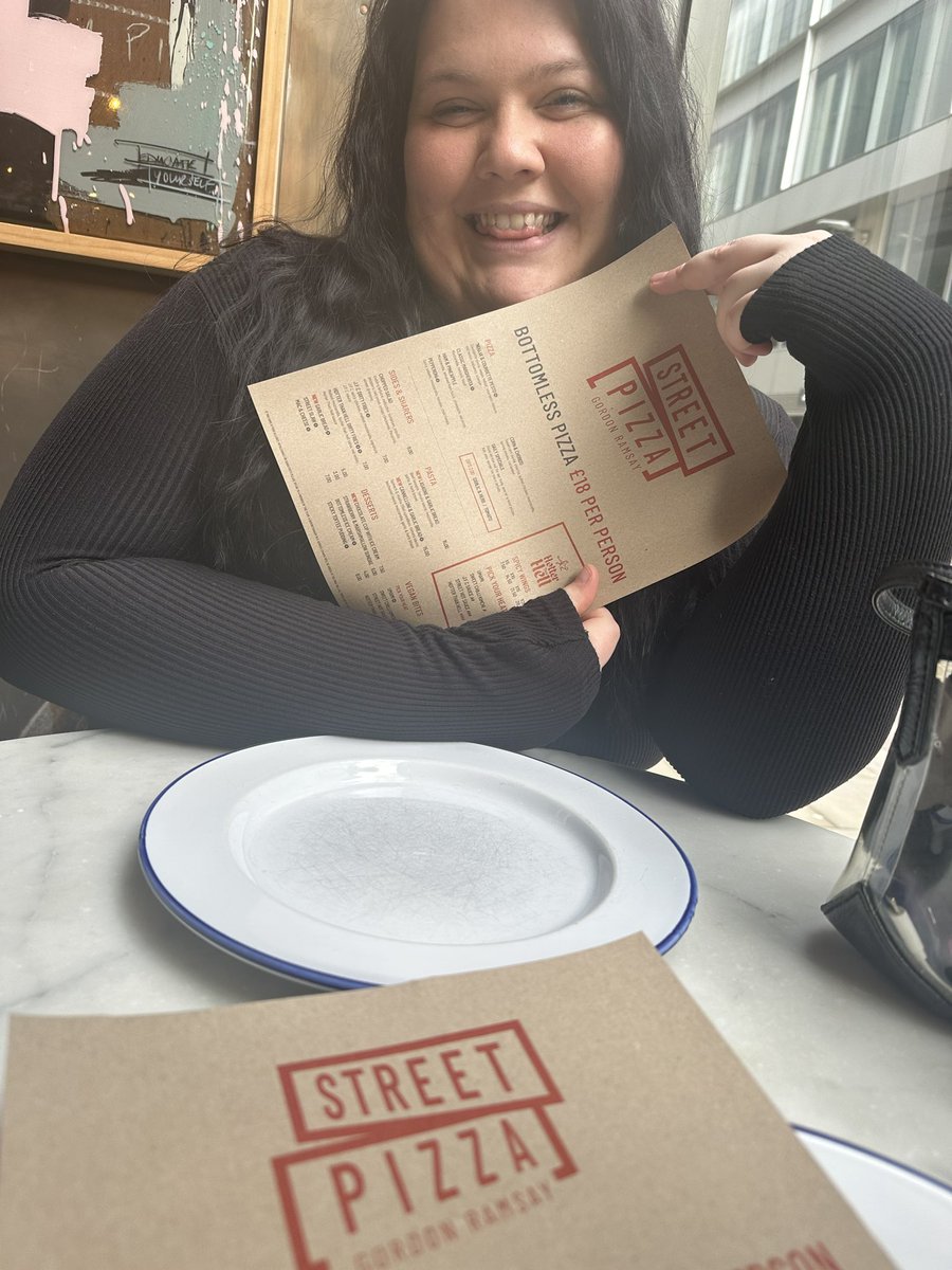 laurperkk's tweet photo. @GRStreetPizza the BEST bottomless pizza there ever was!!! @GordonRamsay https://t.co/u4OIfsBqTU