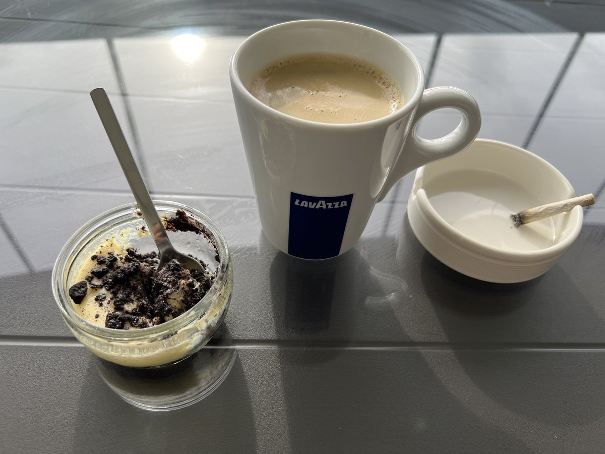 CoffeLover1975's tweet photo. Good Morning X-Fam☀️
You call it Coffee
I call it my emotional support beverage...
#LavaZza
#OREoCheescake
#Morning https://t.co/So8zbxlPLi