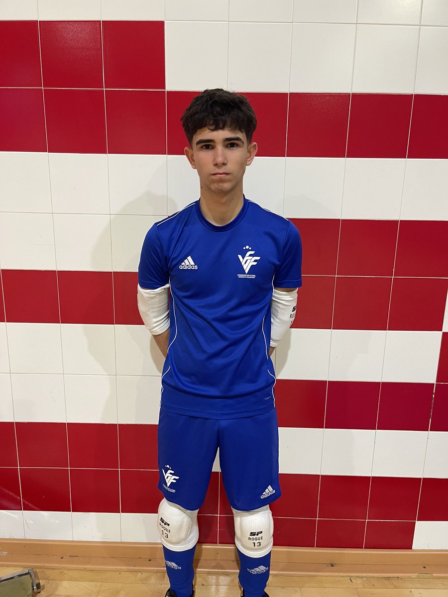 cfsdianense's tweet photo. | SELECCIÓN |
Roque Lobo, portero infantil de nuestro club, participó ayer en el primer entrenamiento de la Selección Valenciana Sub14.
Roque se ejercitó junto a jugadores de otros clubes como Nueva Elda, Pinoso, Exposición, Segorbe, Morvedre, Paidos, etc.
Enhorabuena💙💪⚽️ https://t.co/2Y32sIMkUm