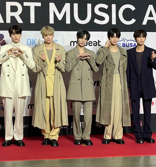 AboutMusicYT's tweet photo. TXT at the red carpet of the 2023 Circle Chart Music Awards. https://t.co/OTIxoYMHaT
