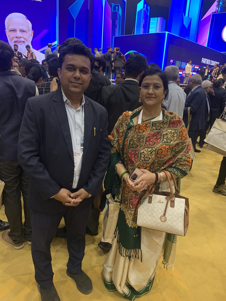PRANAYRAAJPUT's tweet photo. Glad to join the most dynamic MLA Smt @MLASangitaPatil  Madam at Vibrant Gujarat Summit 2024 https://t.co/zpuqMspObq