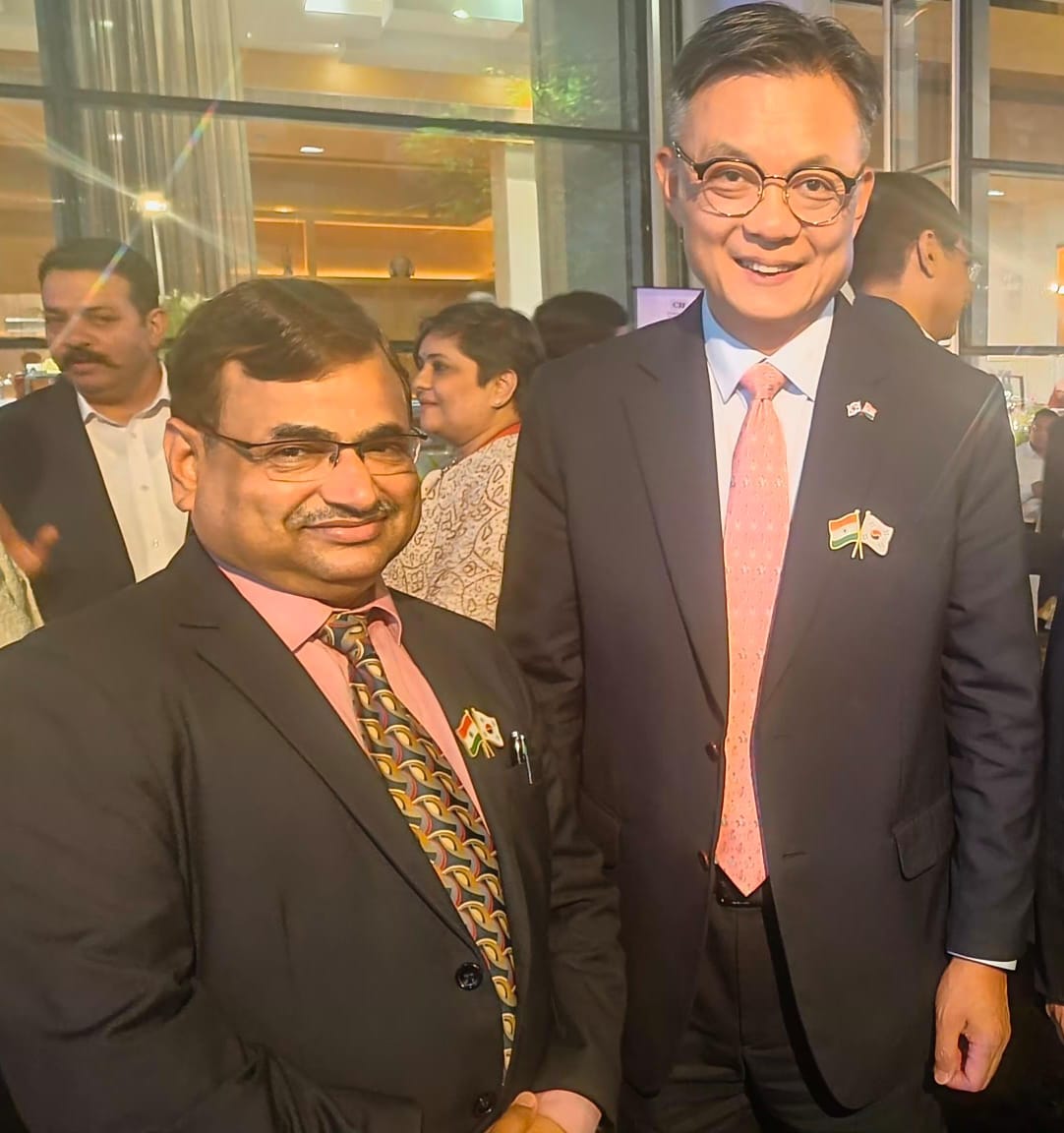 ShaileshGoyal's tweet photo. Honored to meet H.E. Jae Bok Chang, Ambassador of the Republic of #Korea. Our dialogue at the #CIIGujarat dinner highlighted the robust #IndoKorean ties in economics, culture, & innovation. The bi-national partnership significantly contributes to global vibrancy. 🇮🇳🇰🇷