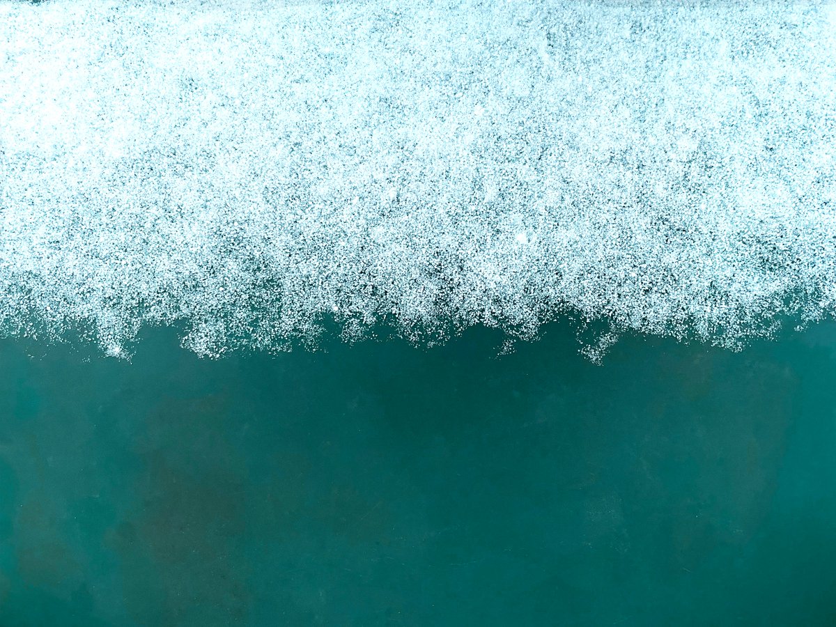 Quand la nature imite l'art.
Est-ce un tableau de Rothko ou la table de jardin un matin sous la neige ?
<a href="/markrothkoart/">Mark Rothko</a> <a href="/art/">Arthur Bullard</a> #imitation #neige