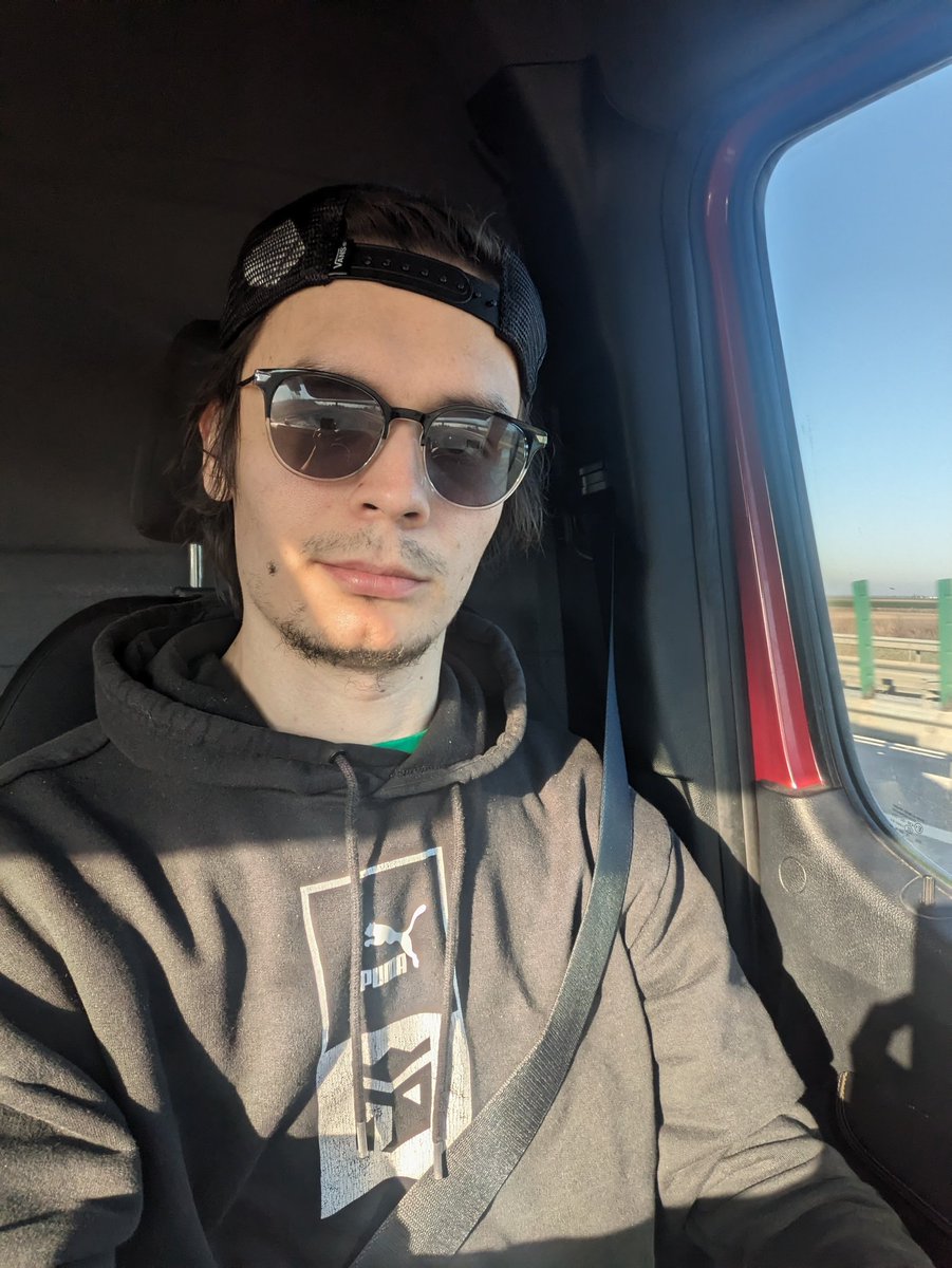Abctatd's tweet photo. Proud @Entropiqteam fan somewhere in Romania after yesterday's RMR qualification 🤯🤯💚💚 https://t.co/mj4bBvcAgs