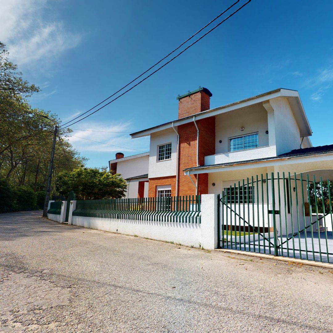 liasenra's tweet photo. MORADIA T6
Francelos-V.N.Gaia
313 m2
ID 123571015-530
mais info em https://t.co/STAkIoOBLP
#remaxpro #liasenra #remax #francelos #gaia #moradiat4 #imoveis #praia #venda #remaxporto #oportunidade #realestate #realtor #realestateagent #remaxproperty #imobiliario https://t.co/NVxwft8Wkx