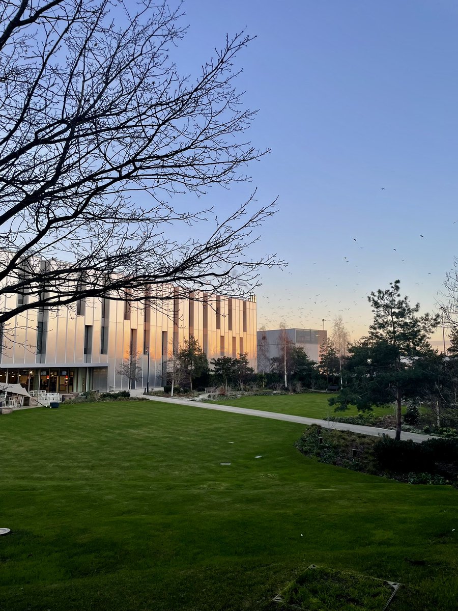 Nice way to end an Early Rundown shift, with the lovely @VanessaBaffoe 
Sky campus at sunrise☀️✨