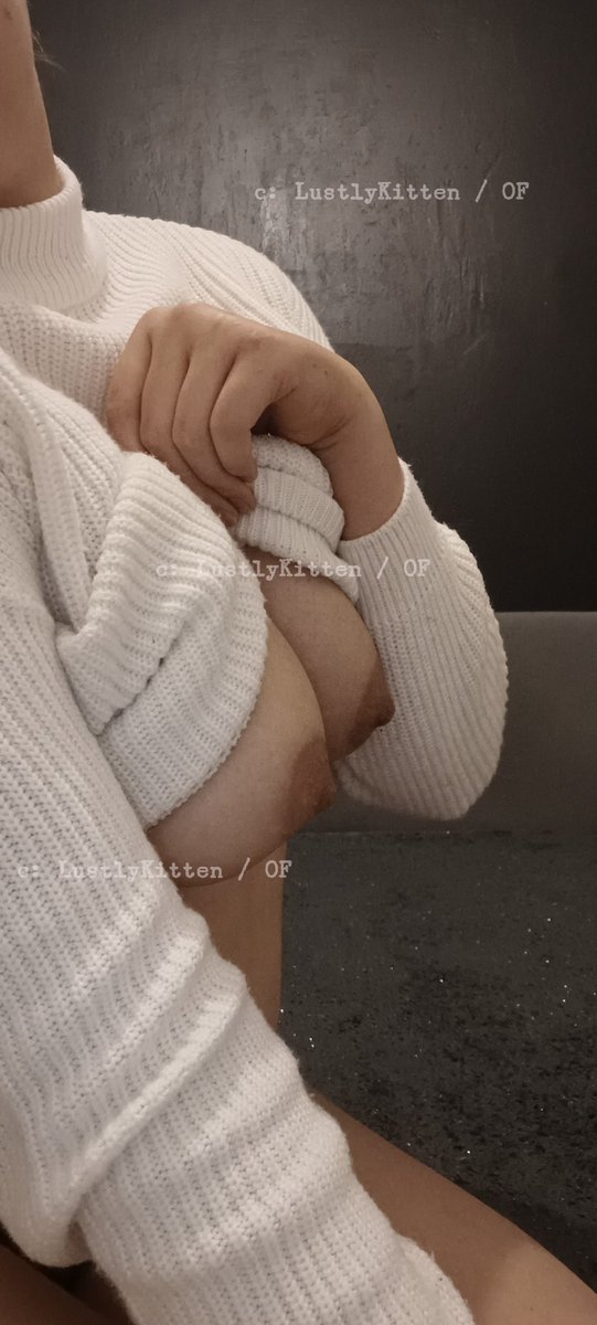 LustlyKitten's tweet photo. Boobs out and my first post in here ~   
Go check my more from my onlyfans: https://t.co/PGyikGKXWW

#onlyfans #onlyfanspromos #sexy #onlyfansgirl #onlyfanscreator #thicc #sellingcontent #LinkInBio #hotgirl #egirl https://t.co/uLOE6ykeQq