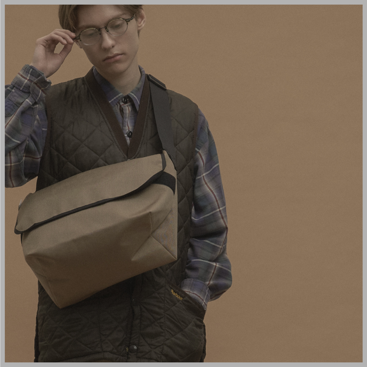 DrifterUSA1977's tweet photo. CLASSIC PACK / CLASSIC MESSENGER #drifter #bag #daypack #nylonbag #simple #Messengerbag #classicpack #backpack #lightweight #classicmessenger #fall #winter #urbanresearch #ships #unitedarrows #beautyandyouth #greenlabelrelaxing #freaksstore #journalstandard #relume #lapartment https://t.co/fXC0oyMih0