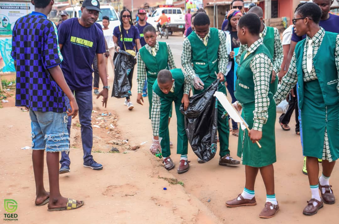 Every small effort contributes to a cleaner, healthier planet. 🌍💪Together, we can make a significant impact! 🌱🌎

#SustainableFuture #GreenLiving #CleanEnvironment #PlasticFree #EndPlasticPollution #MotherEarth
#EcoSavers