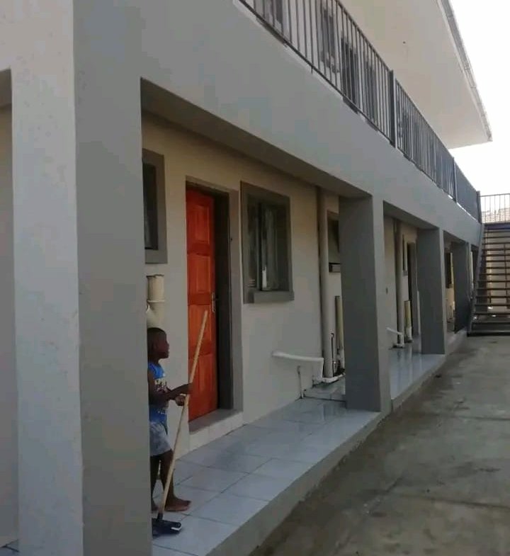 BACKROOM RENTAL REAL ESTATE 101

1️⃣ Make sure there's a demand for it in that location.
2️⃣ Get a good architect to comply with the municipal law with regards to building extensions.
3️⃣ In the case of outright departure from the zoning laws. Apply for re-zoning before embarking on