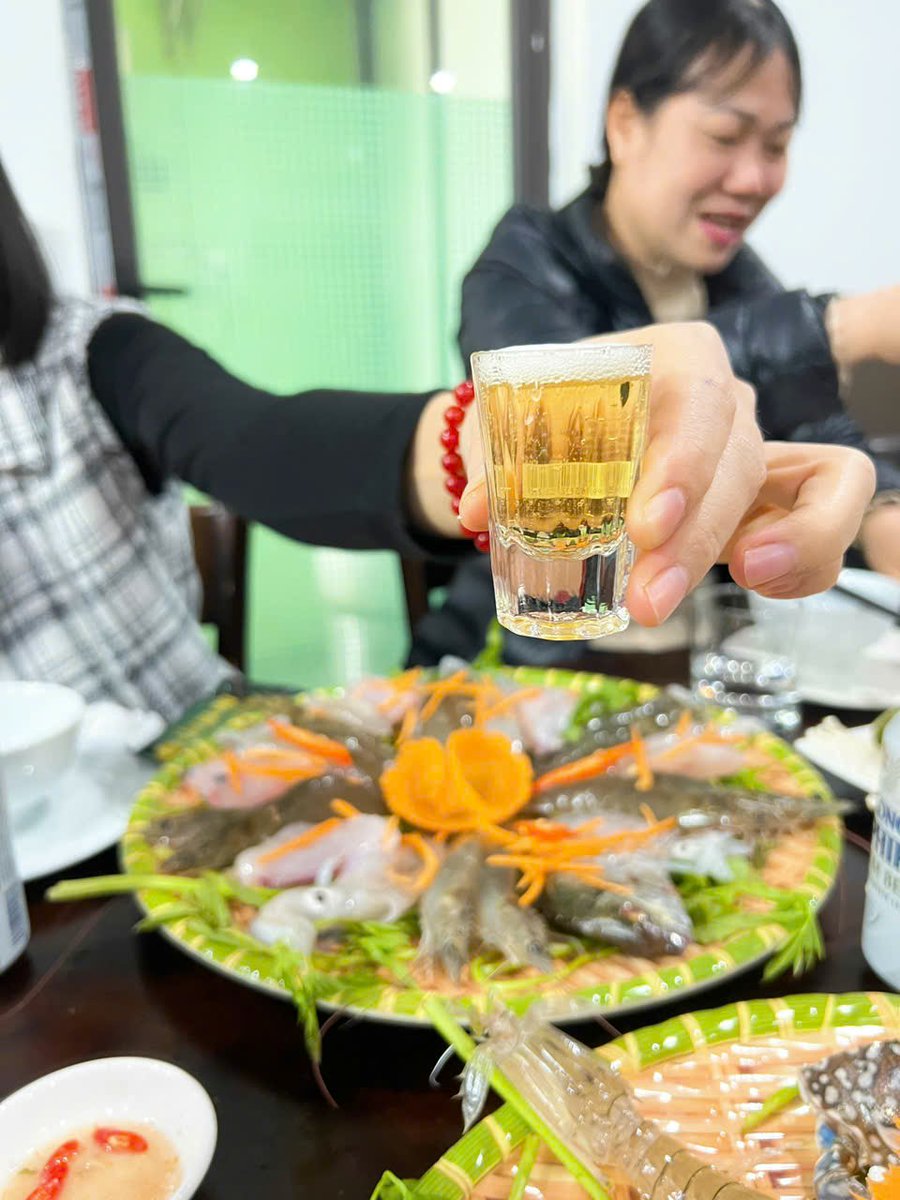 vananhdmp's tweet photo. Xã đoàn đơn vị liên hoan toàn gấu thôi ak 🤣🤣🤣 https://t.co/v89WFntMYs