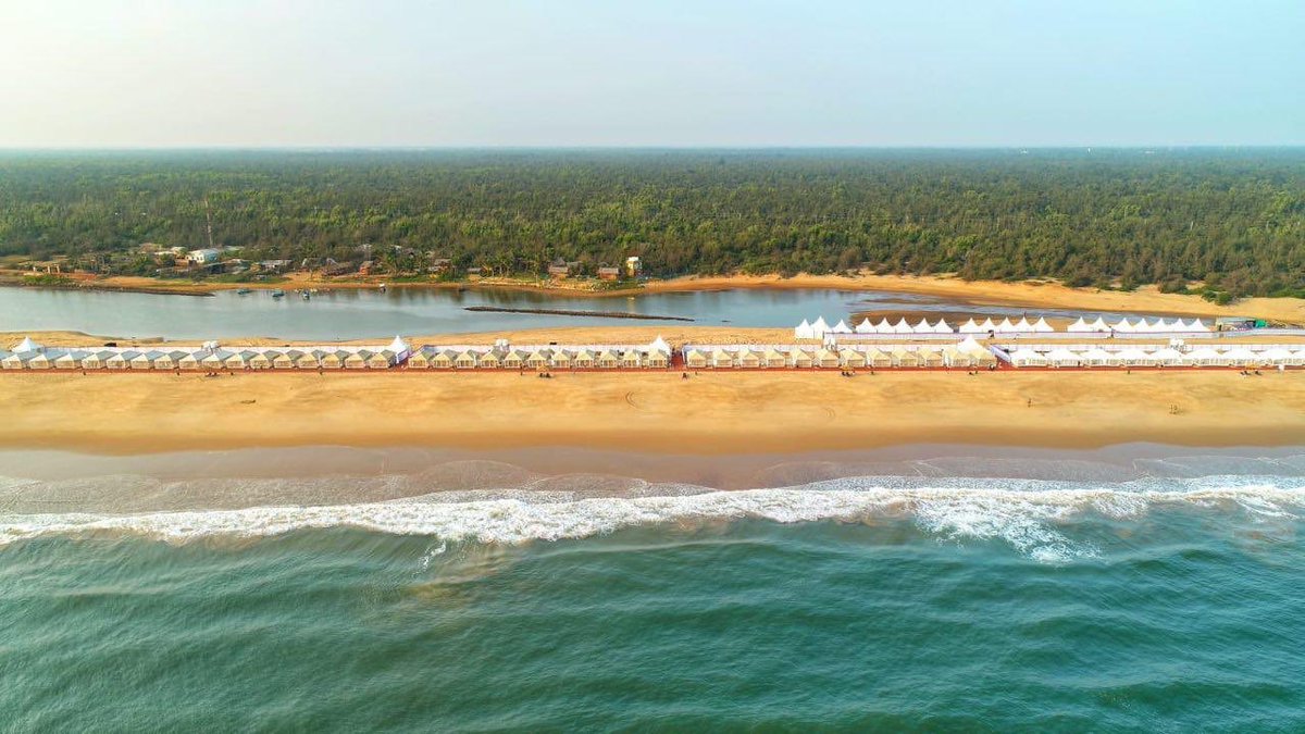 Odisha’s coastline is so beautiful. 

Pic1: Habalikhati
Pic2: Pati-Sonapur
Pic3: Pentha
Pic4: Ramachandi

#ExploreOdisha 
#ExploreIndianBeaches