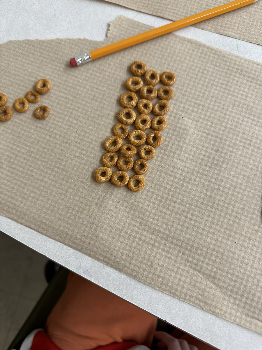 MmeMartinaH's tweet photo. Thank you @cheerios for another year of making math fun for my grade 4 students! Snackin’ and Mathin’ #cheeriomultiplication #arrays #eaqualgroups #multiplicationpractice @stcatschool https://t.co/4sUAK8VcMv