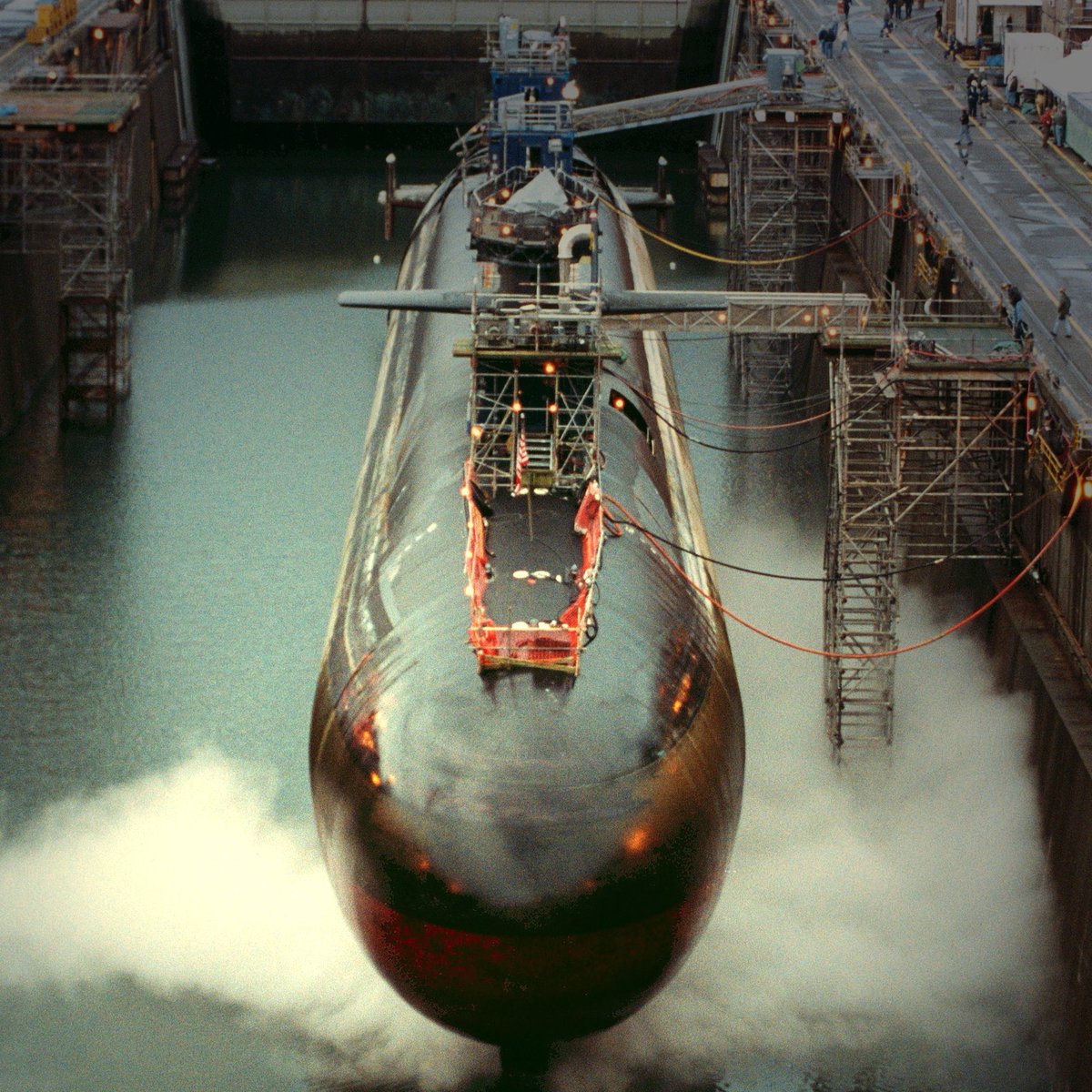 USN_Submariner's tweet photo. Exactly 47 years later, the #USNavy got their second nuclear powered guided missile submarine as EB announced completion of their conversion of USS Ohio (SSGN 726) #OTD in 2006.
๐๐ช๐ณ๐ด๐ต & ๐๐ช๐ฏ๐ฆ๐ด๐ต โฉ ๐๐ญ๐ธ๐ข๐บ๐ด ๐๐ช๐ณ๐ด๐ต
#Tomahawkalypse
#SUBPAC #SUBGRU9 #SUBRON19 https://t.co/SV5hTEYYoJ