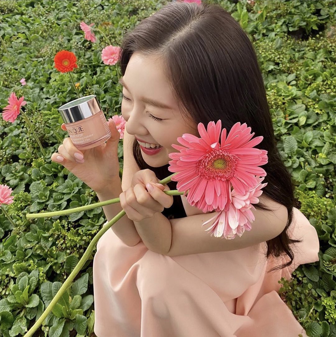 ireneeebaeee's tweet photo. 🐰💝🌸                                  🐰🖤🌹 https://t.co/bu2GwkVibP