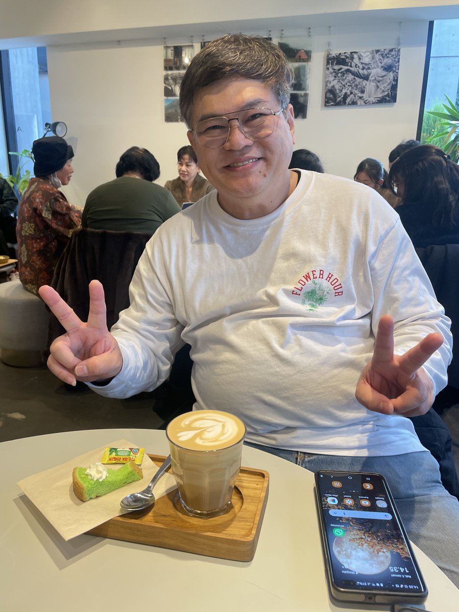 Sidomuncul_JP's tweet photo. Fifi Lさんご兄弟
先ほどの情報だけではお分かりにならない方が多かったようなので、FIfiさんご兄弟の写真を掲載し直しますね。
お二人もコピカリアンさんの雰囲気とメニューに大満足でした。
#Fifi #Lety #Basuri https://t.co/EkvQTzZaTb