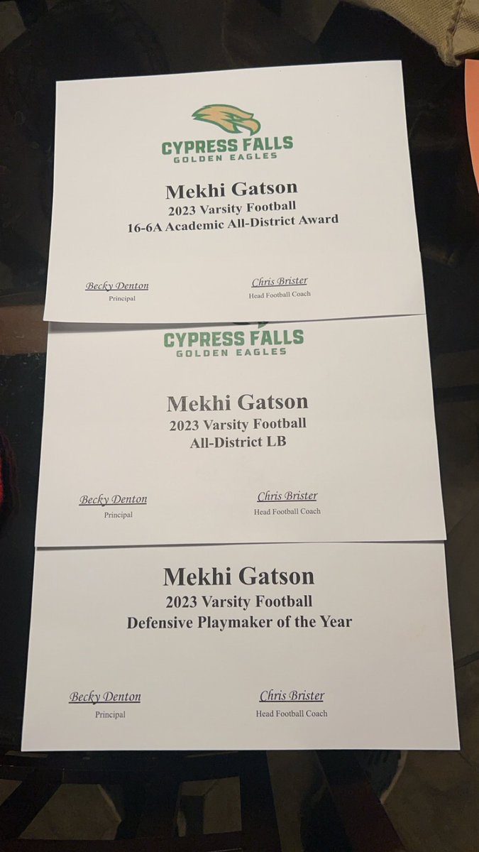 Student 📚✏️ Athlete 🏈💪🏾