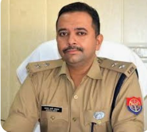AhteshamFIN's tweet photo. #IPS सैयद अली अब्बास 2018 Addl #DCP लखनऊ पुलिस कमिश्नरेट को #जन्मदिन की हार्दिक बधाई एवं #शुभकामनाएं 🎁 https://t.co/ARFBoJEiNI