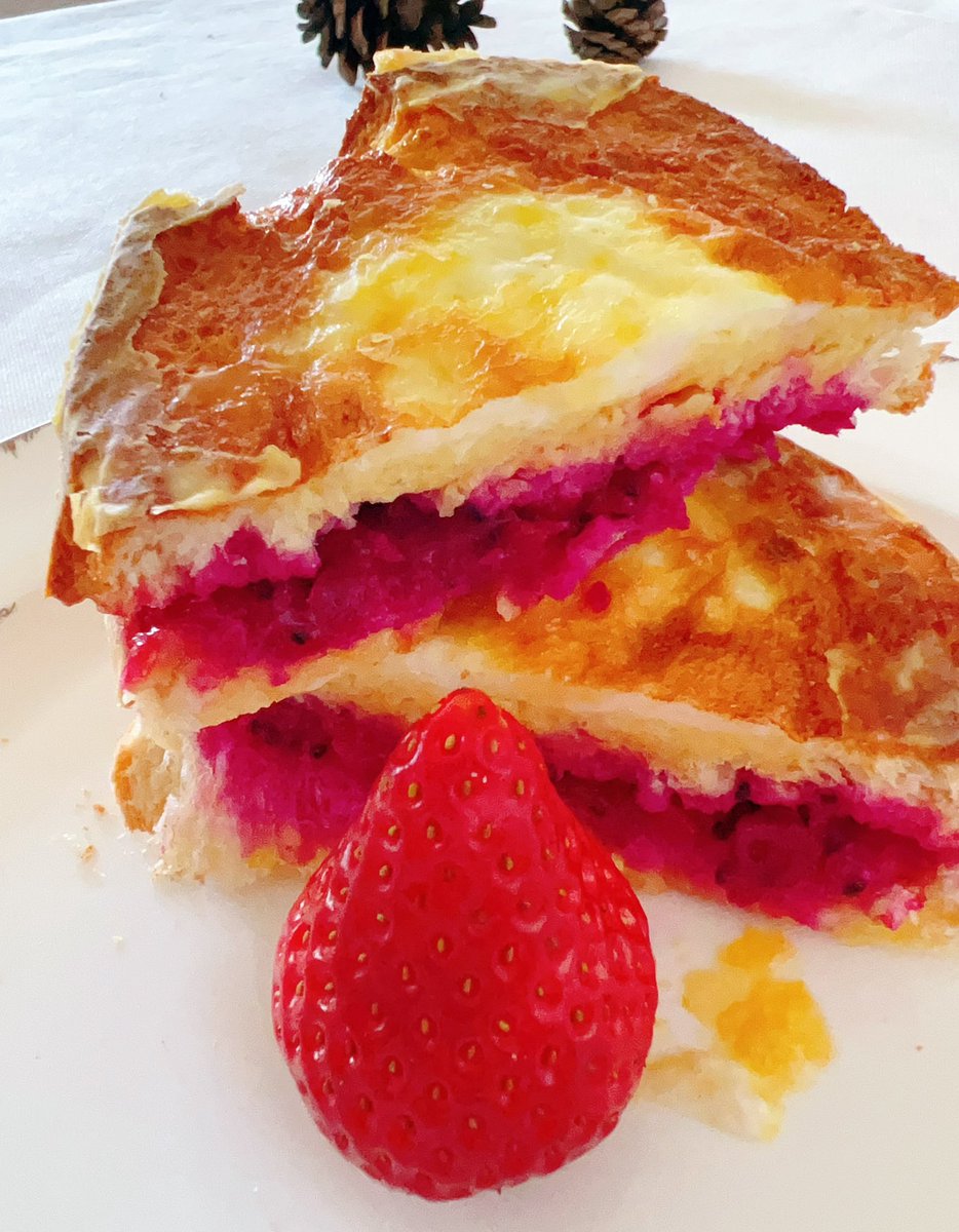 momo2637's tweet photo. Good morning
If there are 100 kinds of toast, I can give you 101 kinds.
Day 32 breakfast: Dragon Fruit Cheese Custard Toast
#breakfast #healthyfood #healthyeating #homemade #toast https://t.co/Lhe9XlLRTX