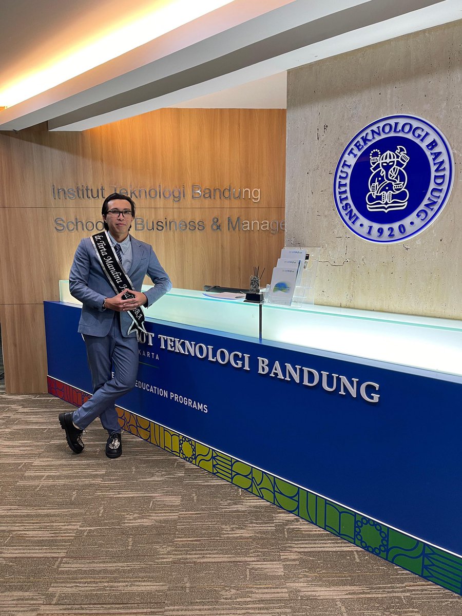 dr Tirta Mandira Hudhi, MBA

1 tahun 6 bulan.
Done

Ipk 3.85 

Maaf ga bisa bulet 4.0 guys 🙏 
Wis tuek.