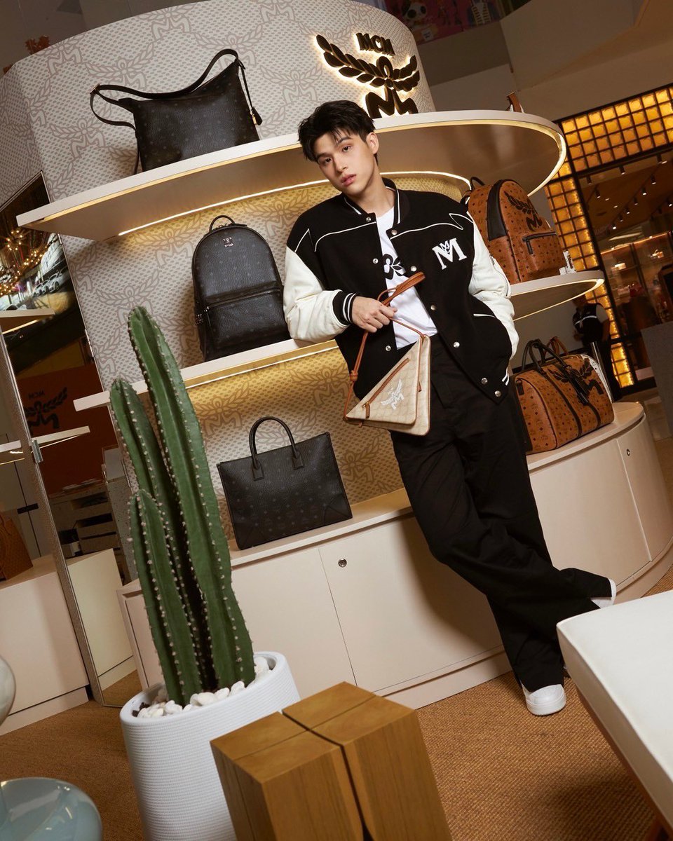 mcmthailand's tweet photo. เปิดตัวคอลเลคชั่นล่าสุด SS24 พร้อมร่วมสัมผัสประสบการณ์ในการช้อปปิ้งกับ Lauretos Pop-up Store ณ ศูนย์การค้า Iconsiam ชั้น M โซน Thara Hall

สอบถามรายละเอียดเพิ่มเติมได้ทาง MCM LINE OA: https://t.co/KosjkUKMlE

#MCMLauretos #MCMLauretosPopup
#BibleWichapas https://t.co/b1EXYiHXQz