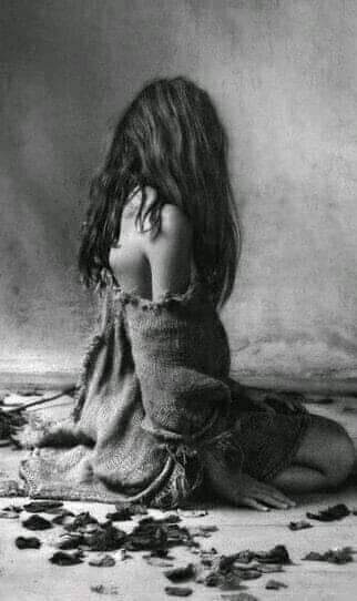 EsRo123's tweet photo. "Eres demasiado arte para alguien que carece de sensibilidad".
~Brian Macines~ https://t.co/E8RPhqRNOU