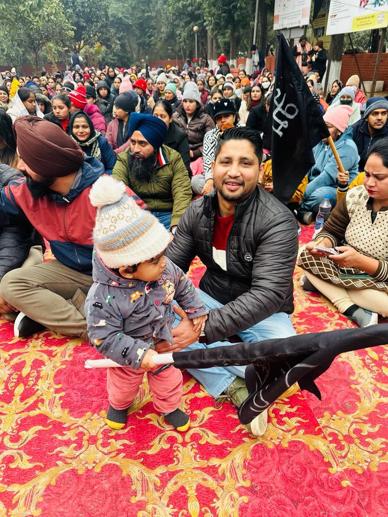 ਪੰਜਾਬ ਦੇ  CHO ਪਿਛਲੇ 20 ਦਿਨਾਂ ਤੋਂ ਹੜਤਾਲ ਤੇ ਹਨ, ਸਾਰੀਆਂ ਸਵਾਸਥ ਸੇਵਾਵਾਂ ਠੱਪ ਹਨ
<a href="/CMOPb/">Lucky Singh</a> ਮਾਨ ਸਰਕਾਰ ਨੂੰ ਬੇਨਤੀ ਕਰਦੇ ਹਾਂ ਕੇ ਜਲਦੀ ਤੋਂ ਜਲਦੀ ਹੱਲ ਕੀਤਾ ਜਾਏ
<a href="/mansukhmandviya/">Dr Mansukh Mandaviya</a> <a href="/harshmangla/">Harsh Mangla IAS</a> <a href="/PMOIndia/">PMO India</a> <a href="/vishalchauhan_1/">Vishal Chauhan</a> <a href="/A_ArogyaMandir/">Ayushman Arogya Mandir - Arogyam Paramam Dhanam</a> @Chopunjab <a href="/ArvindKejriwal/">Arvind Kejriwal</a> <a href="/AamAadmiParty/">AAP</a>