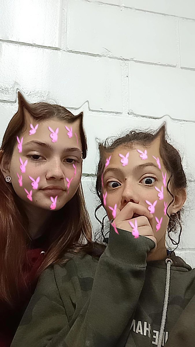 eabenitess's tweet photo. as vezes tenho medo de vc n ter noção do quanto eu te amo e do quanto vc me salva todos os dias https://t.co/8yPNchKotw