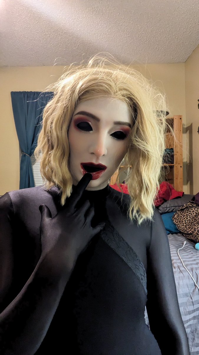 🥵 F*ck 🥵 Just spent the last 2 hours fully encased in a nylon bodysuit ...
