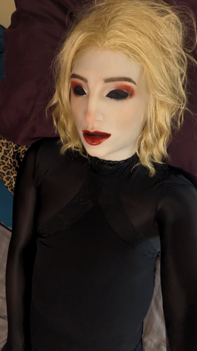🥵 F*ck 🥵 Just spent the last 2 hours fully encased in a nylon bodysuit ...