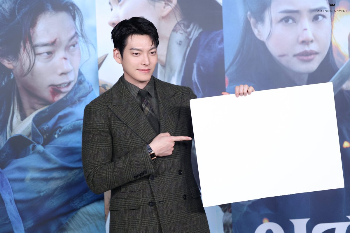 noon2gae's tweet image. 하
김우빈오라버니가좋음.........