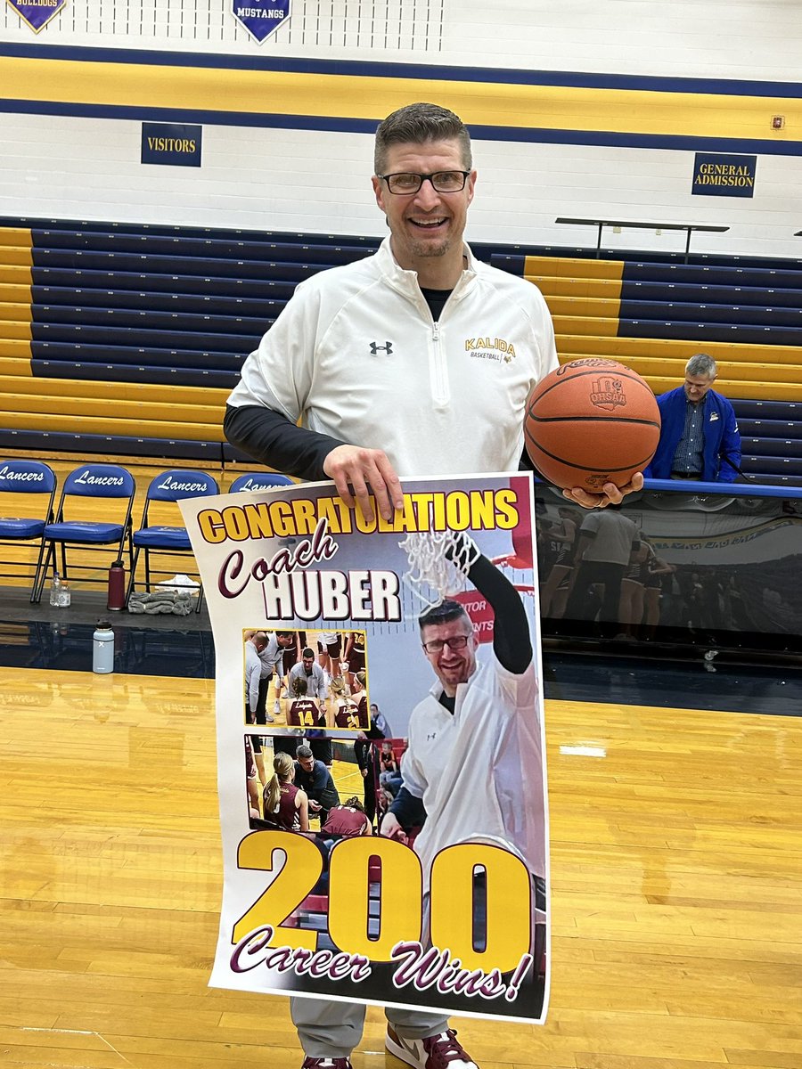MikeGerding's tweet image. Congratulations Coach Adam Huber, 200 career wins! 
Kalida defeated Lincolnview  53-49 @kalidawildcats @KalidaAD #WildcatPride