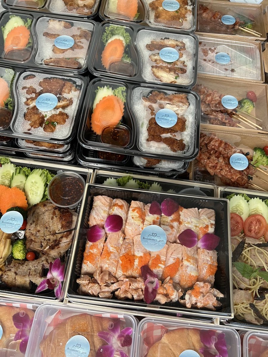 ppnaravit_home's tweet photo. Food Support #WeAreSeries Q14

ฝากพี่ปอนด์เติมพลังให้พี่ๆ ทีมงานทุกคนด้วยจ้า ทานให้อร่อยน้าาาา 💓🥰

Special Thank : @redamancy_ppw 🙏

#ppnaravit https://t.co/frpaumHyaP
