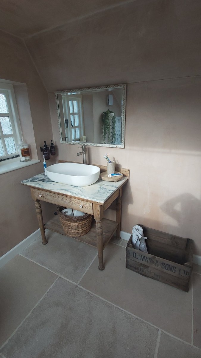 ResidentialUk's tweet photo. New year, new bathroom. 

We cover a wide range of projects and styles.

What's your style?

Covering all Bathroom projects 
#bespoke #refit #new #refurbish #completed  by Residential Renovations Ltd
#Brighton #renovations #Sussex #builders #choices https://t.co/7bVMj44M8W