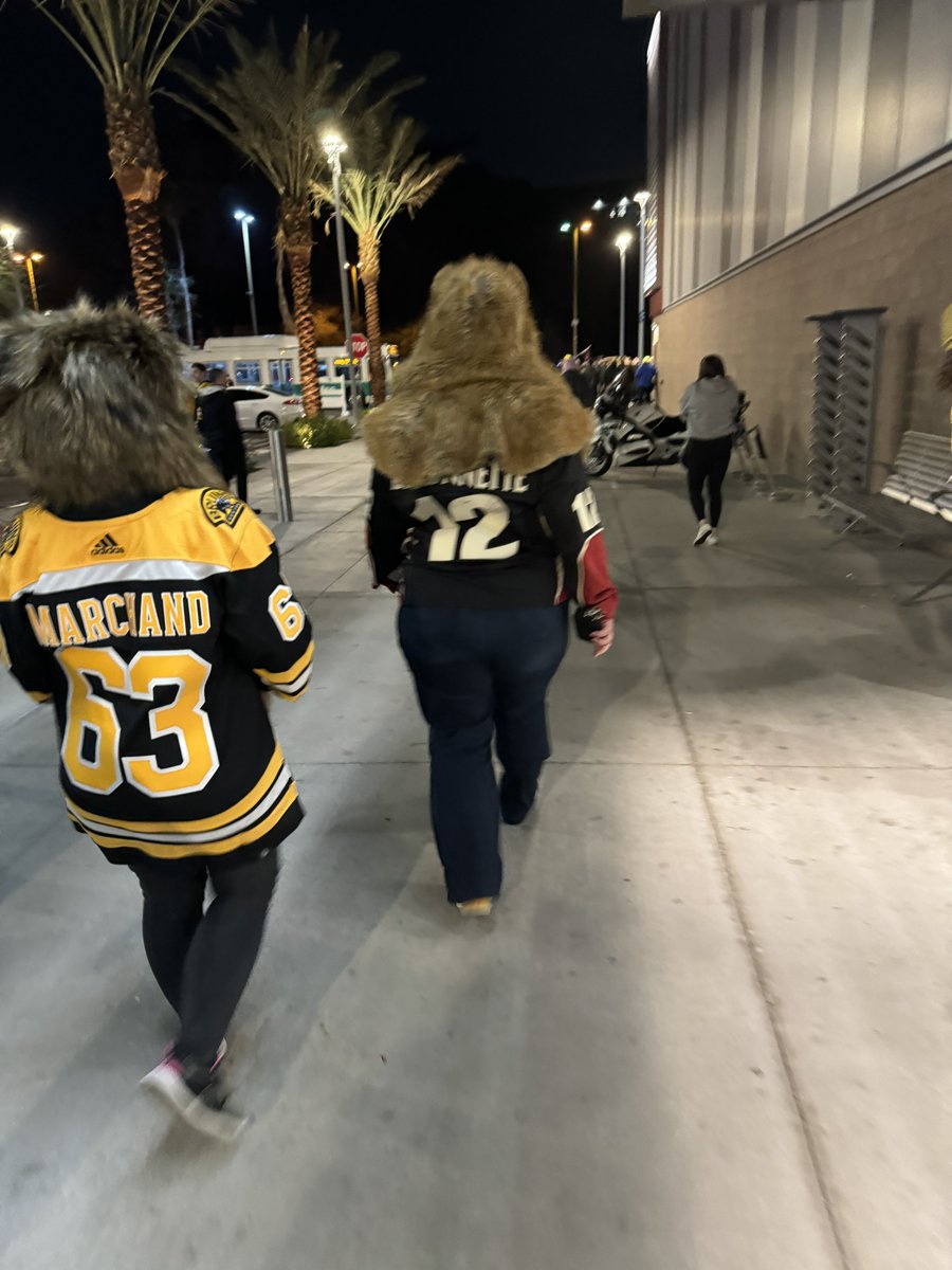 walleyyy's tweet photo. Found your guardian angel Biz @BizNasty2point0 #GoYotes https://t.co/K1XarR23cj