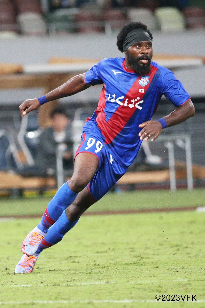 vfk_official's tweet photo. #ヴァンフォーレ甲府
#契約更新📝
2024シーズンもよろしくお願いします🔵🔴

／
#中山陸 選手　#ピーターウタカ 選手
＼

🔻詳細はこちら🔻

https://t.co/NmnyG6mL0F

#vfk https://t.co/xJmSb469g9