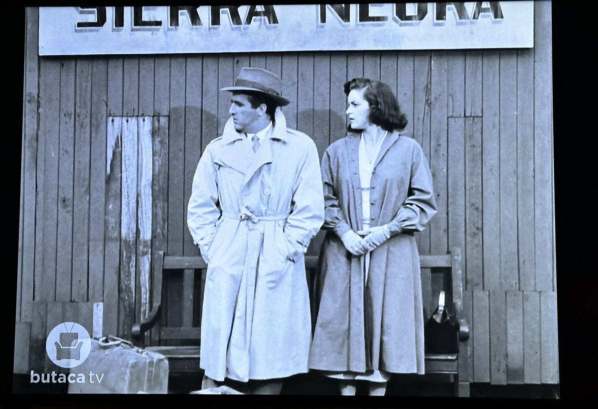 RicardoCotta's tweet photo. Oigan, descubrí #ButacaTv un canal de streaming con grandes clásicos del cine de oro mexicano, aquí unas imágenes de “El Vampiro” (1957) con #GermanRobles un referente en la filmografía de vampiros de la época. Aunque algunas convenciones del género son evidentes, la película logra ofrecer una experiencia inmersiva y emocionante que ha dejado una marca duradera en la cultura cinematográfica mexicana.
